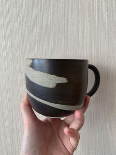 (Category: ) located in . Submitted by randomkaizenpottery (Listing ID 1135517557, Image 1). Description: .