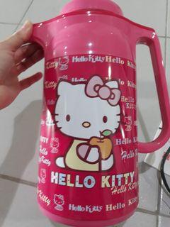 Helo kitty thermos jug