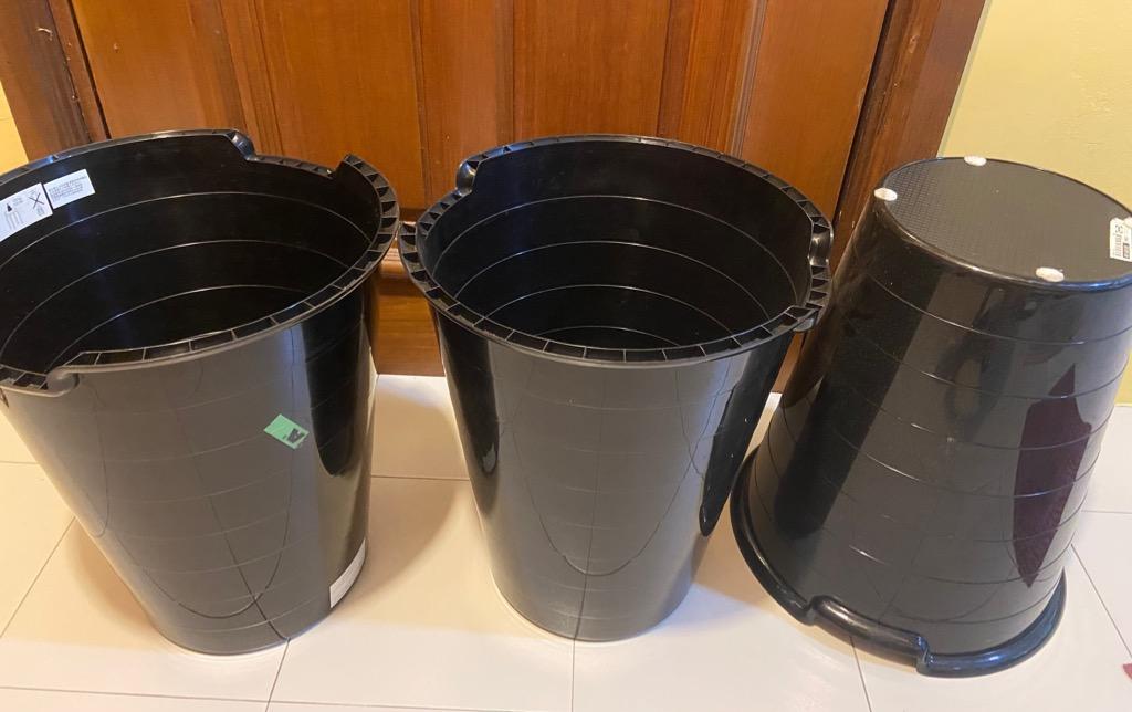 IKEA EVERT STOOL ROUND CHAIR Kerusi Bulat BLACK I have 3 units one unit RM15
