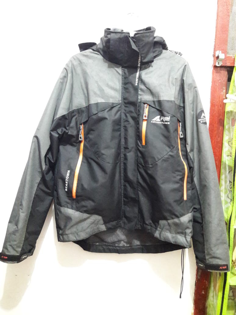 Jaket Outdoor REI Waterproof Fesyen Pria Pakaian Lainnya di