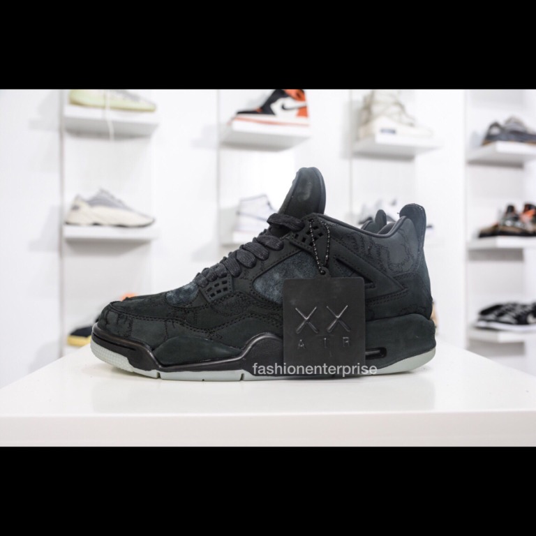 Kaws jordan black hotsell