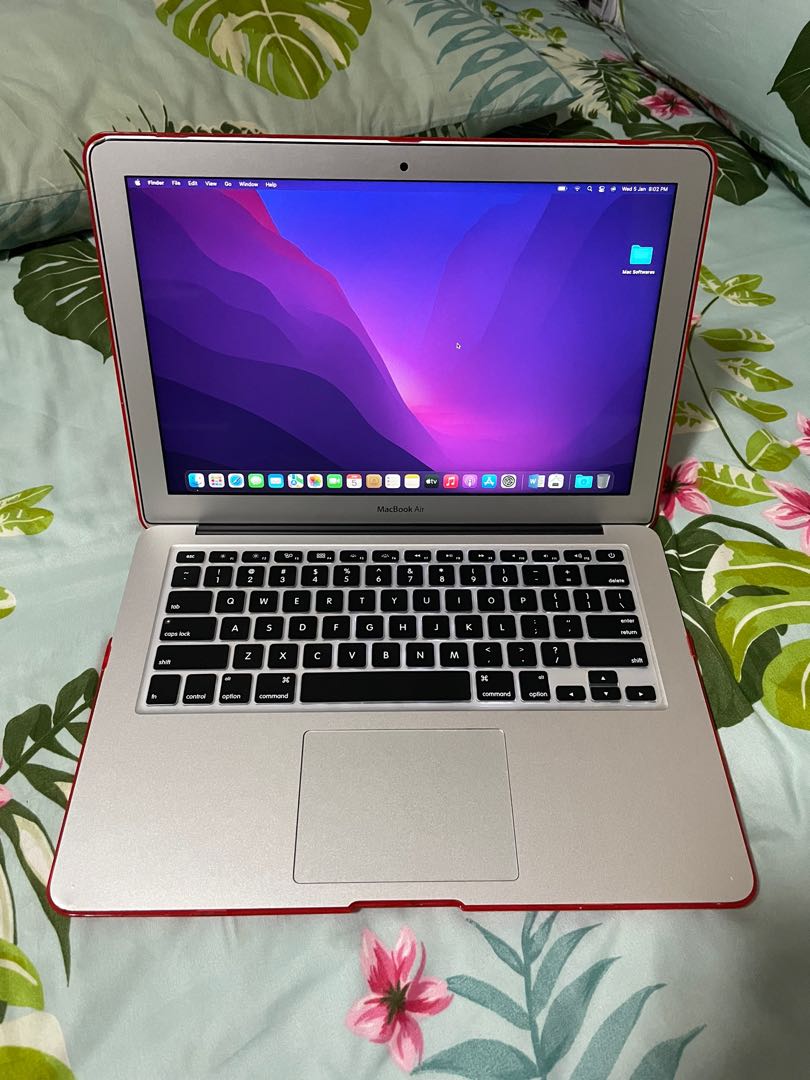MacBook Air 13” (Early 2015) (i5, 8GB, 256GB SSD)