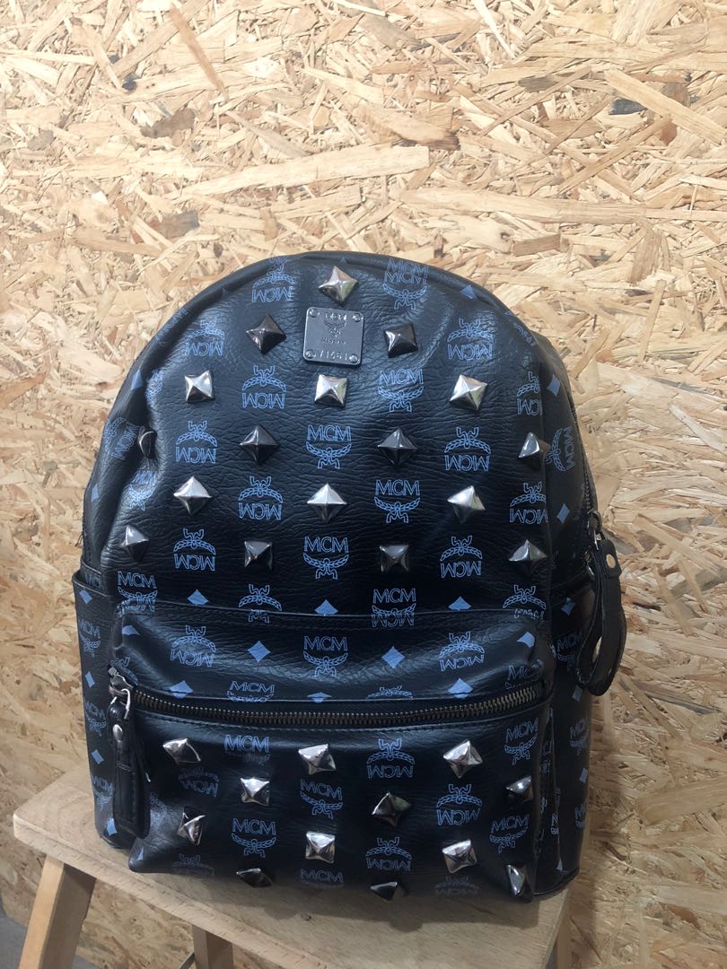 black mcm backpack large