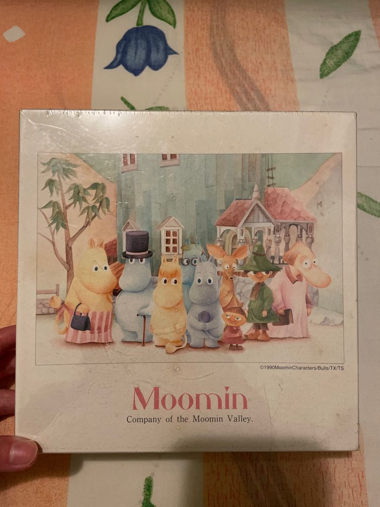 Moomin 300 pieces jigsaw puzzle, 興趣及遊戲, 玩具& 遊戲類- Carousell