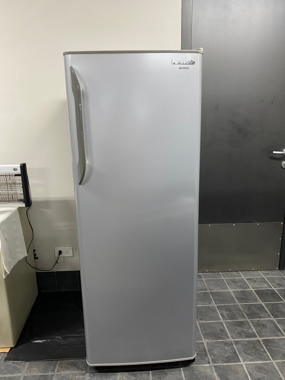 Panasonic Upright Freezer 8 cu ft, TV & Home Appliances, Kitchen