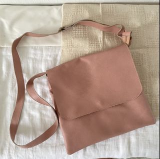 (Category: ) located in . Submitted by as_wardrobe (Listing ID 1135516848, Image 1). Description: .