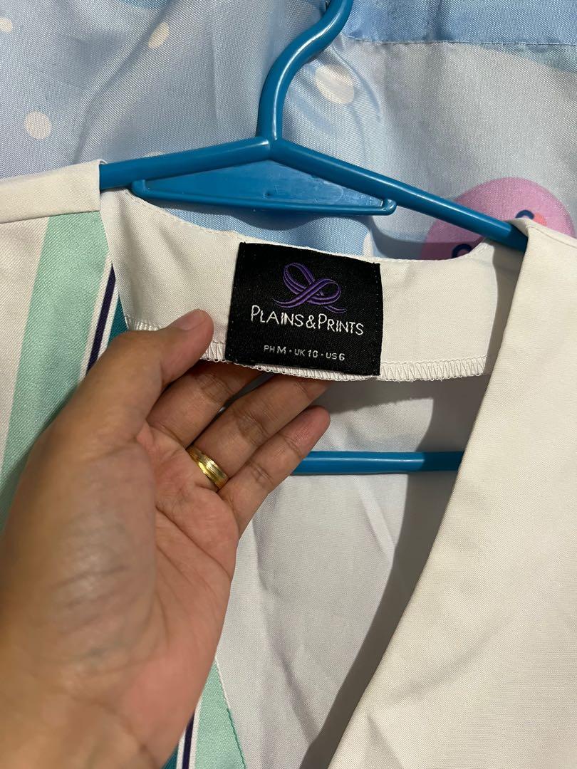 Plains and prints (Category: Blouses) located in Quezon City. Submitted by aagsly (Listing ID 1135500619, Image 2). Description: Medium size.