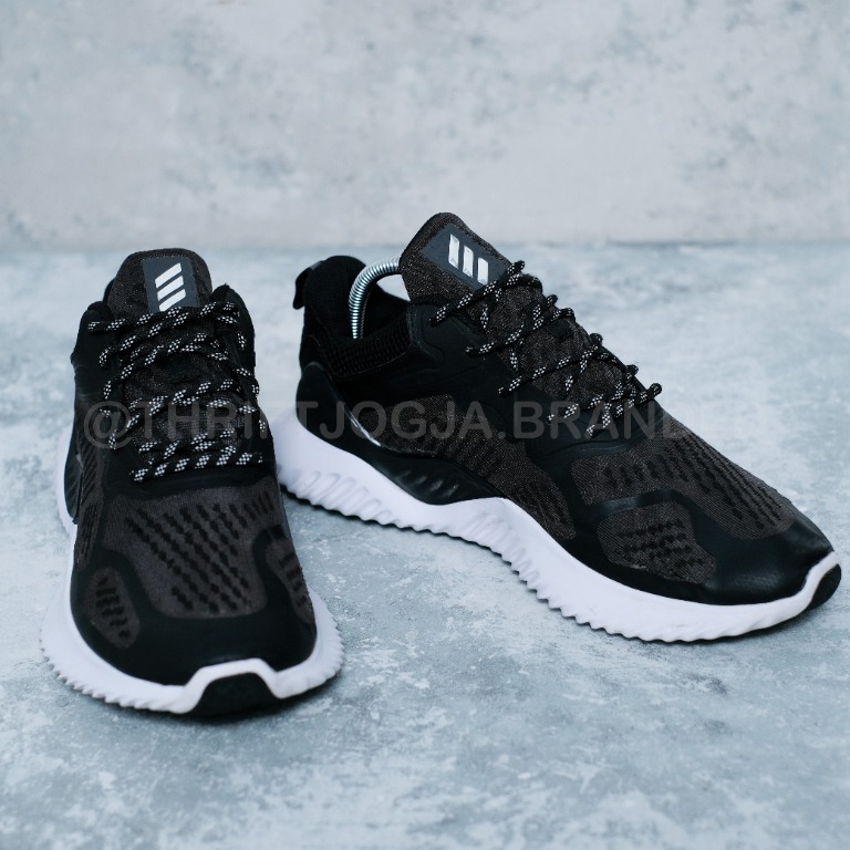 Harga sepatu adidas top continental