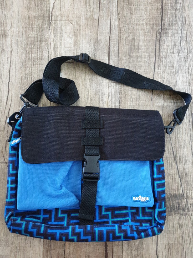 smiggle sling bag