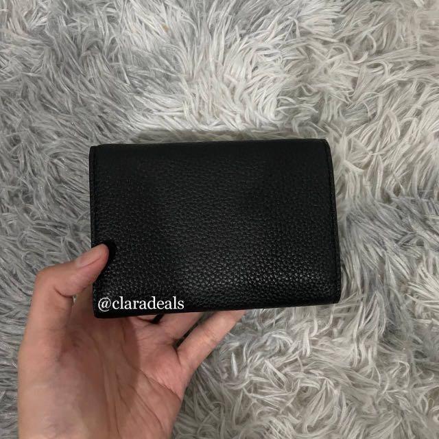 Tory Burch Kira Chevron Medium Wallet, Women's Fashion, Bags & Wallets,  Purses & Pouches on Carousell