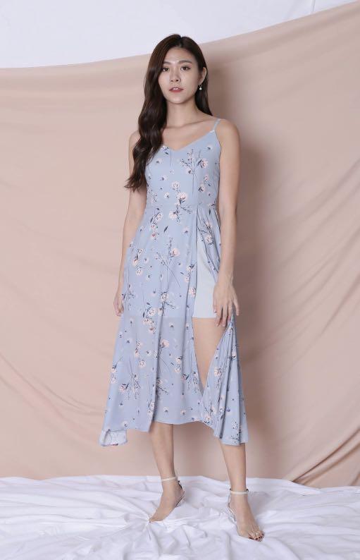 TPZ Shaila Dress In Dusty Blue Florals, Women's Fashion, Dresses & Sets, Dresses on Carousell TPZ Shaila Dress In Dusty Blue Florals, Women's Fashion, Dresses & Sets, Dresses on Carousell