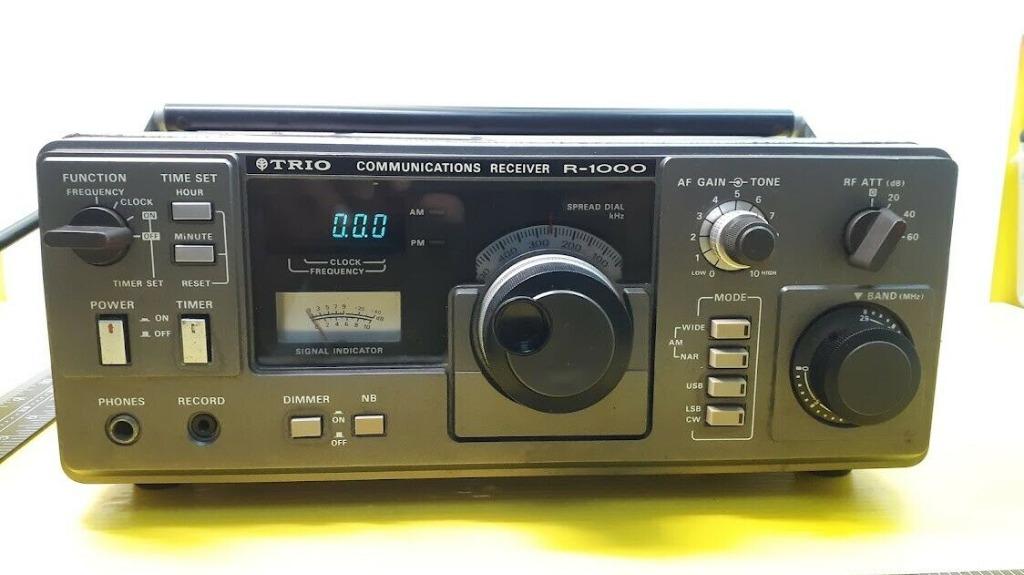BCLラジオ 通信受信機 Trio R-1000、完動品 - ラジオ