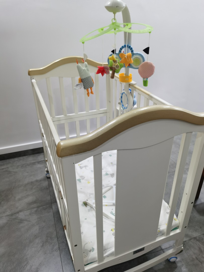[USED] Baby crib with roller, Babies & Kids, Baby Nursery & Kids