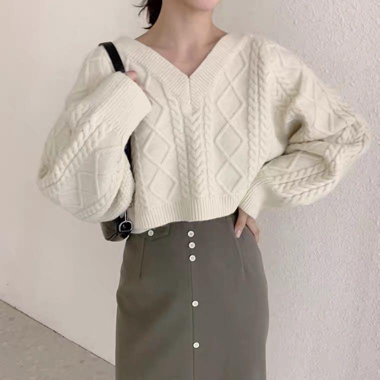 White Cable Knit Cropped Sweater, Women's Fashion, Tops, Longsleeves on  Carousell