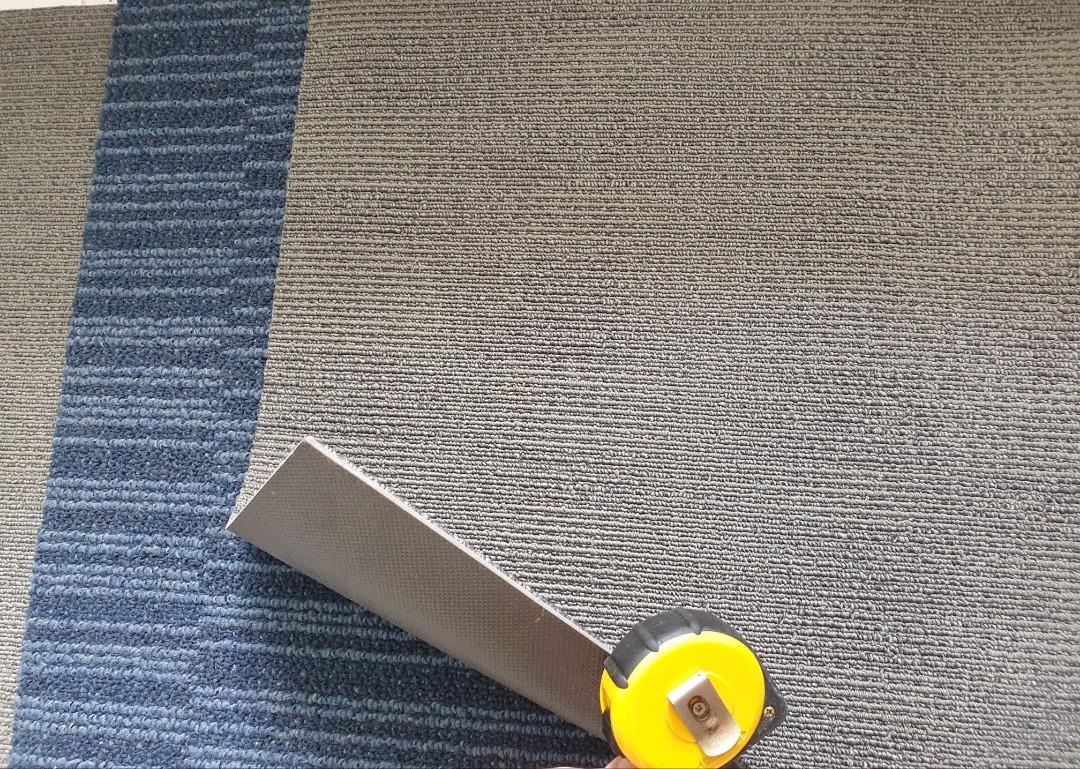 312. 15.Thick Carpet tile 50 x 50cm. ( Balance stock 1 blue