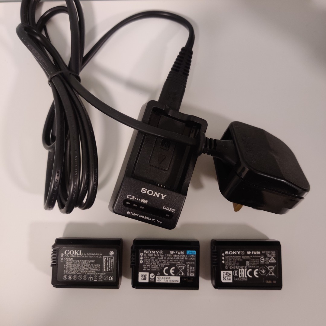兩粒Sony NP-FW50 + BX-TRW 充電器+ 副廠電NP-FW50, 攝影器材, 攝影 