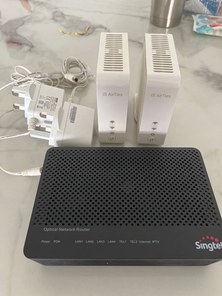 AirTies 4930 Mesh WiFi Network Router and Huawei EchoLife HG8240 ONR