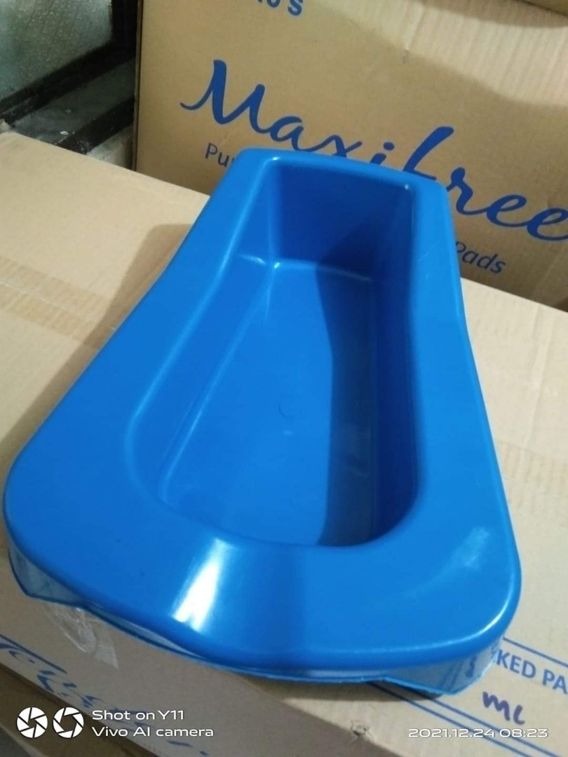 Bedpan, Health & Nutrition, Medical Supplies & Tools on Carousell