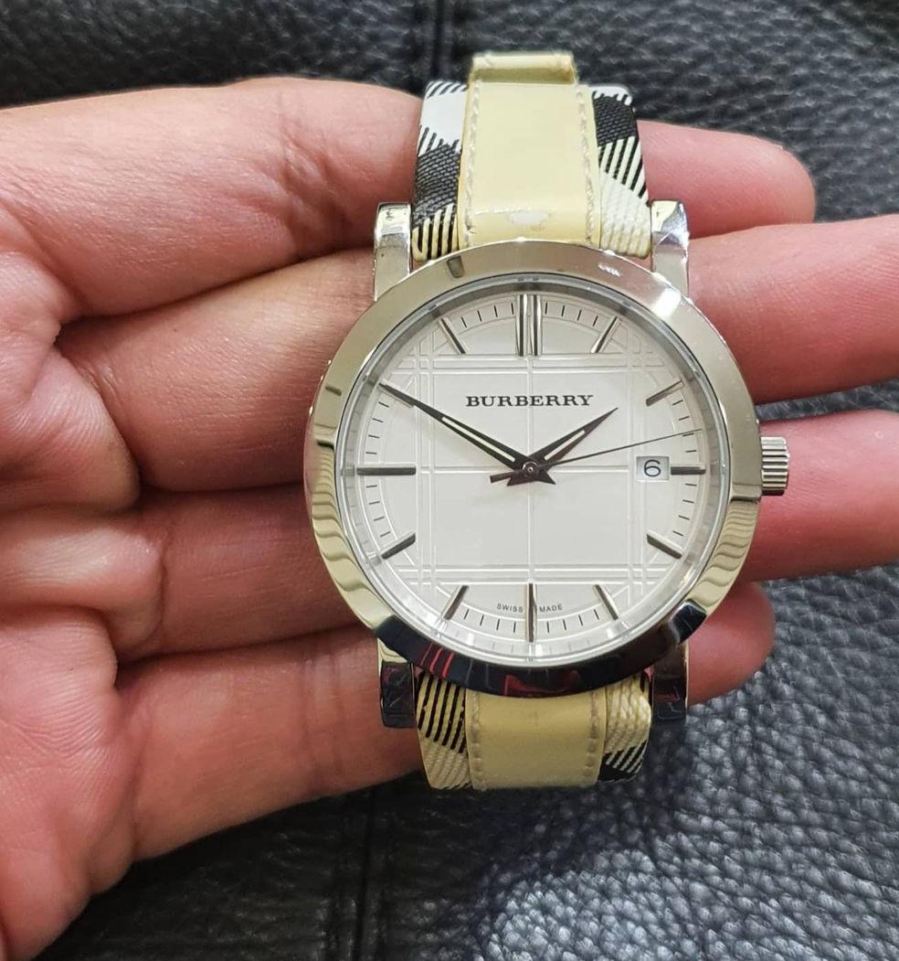 Burberry on sale watch harga