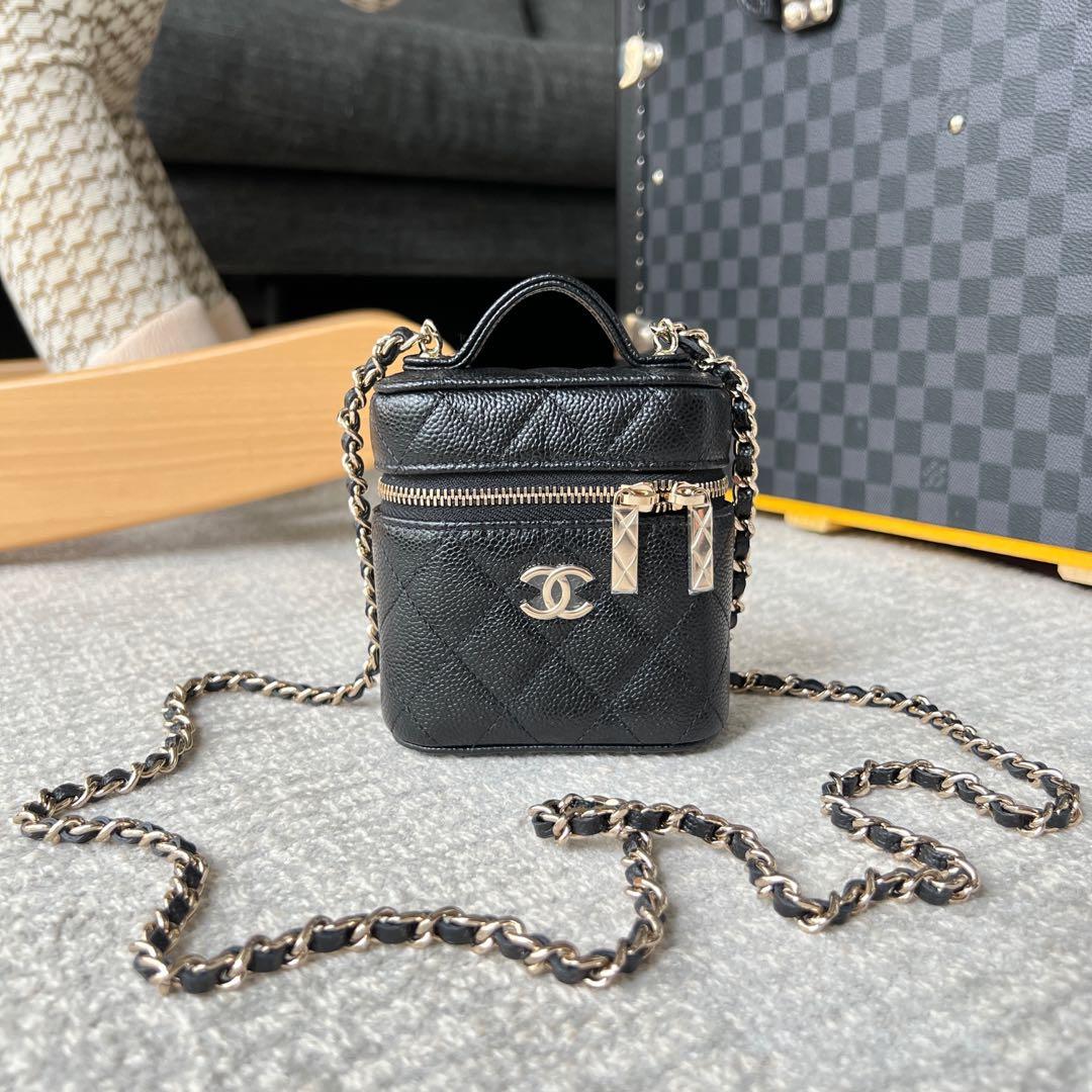 ✖️SOLD✖️ Chanel 22K Adjustable Chain Small Vanity in Black Lambskin AGHW