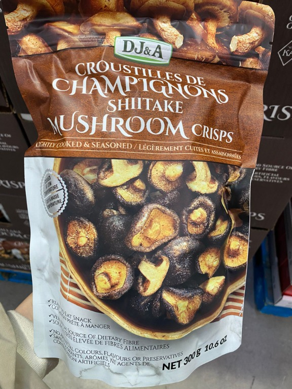 DJ&A Shiitake Mushroom Crisps 300g 增量裝蘑菇乾零食, 嘢食 & 嘢飲, 包裝食物&即食食物 Carousell