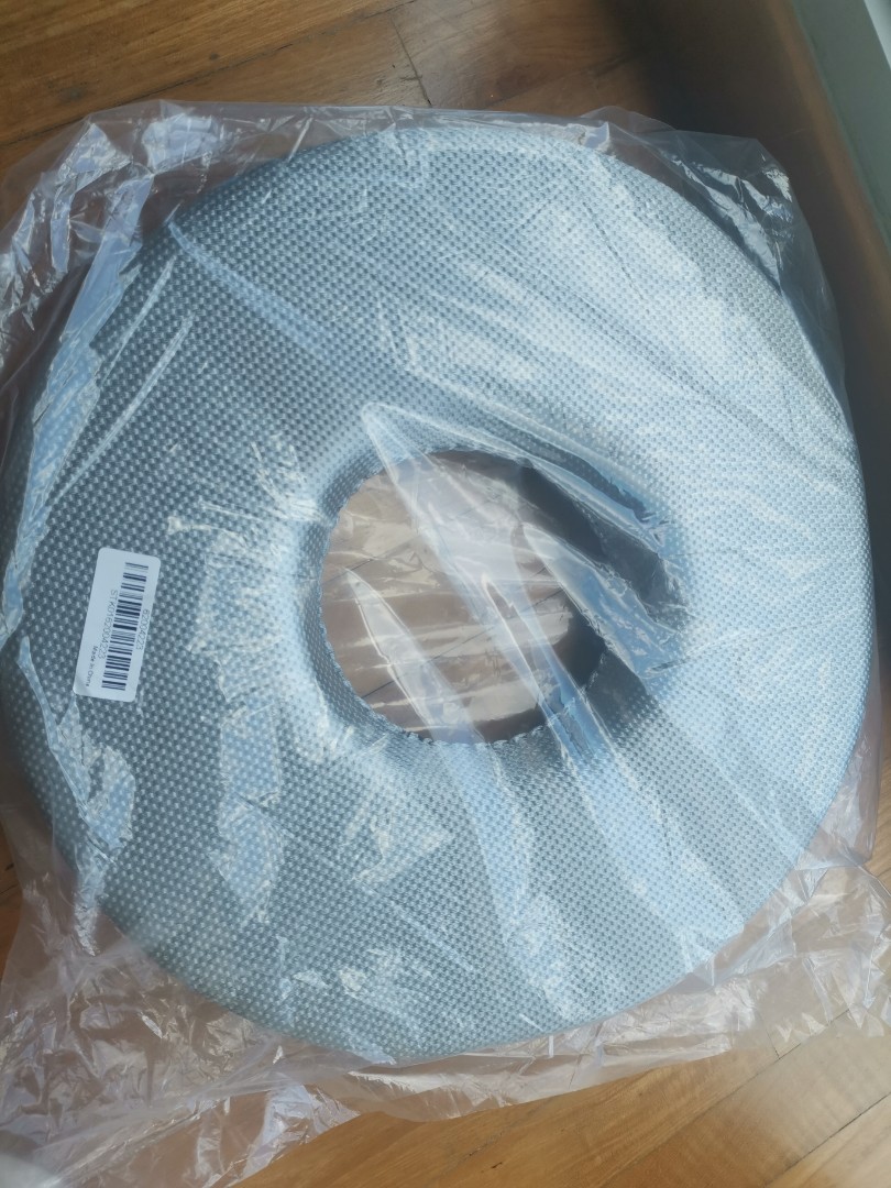 Donut pillow round float for sitting, Health & Nutrition, Assistive