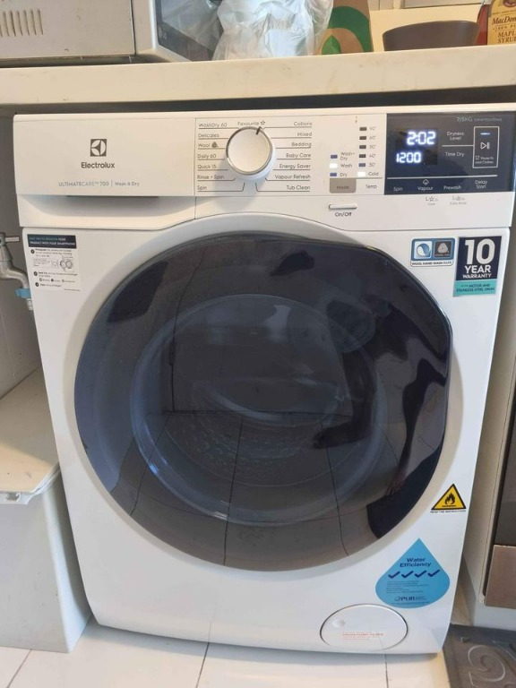 Electrolux Washer/Dryer Combo Almost New, TV & Home Appliances