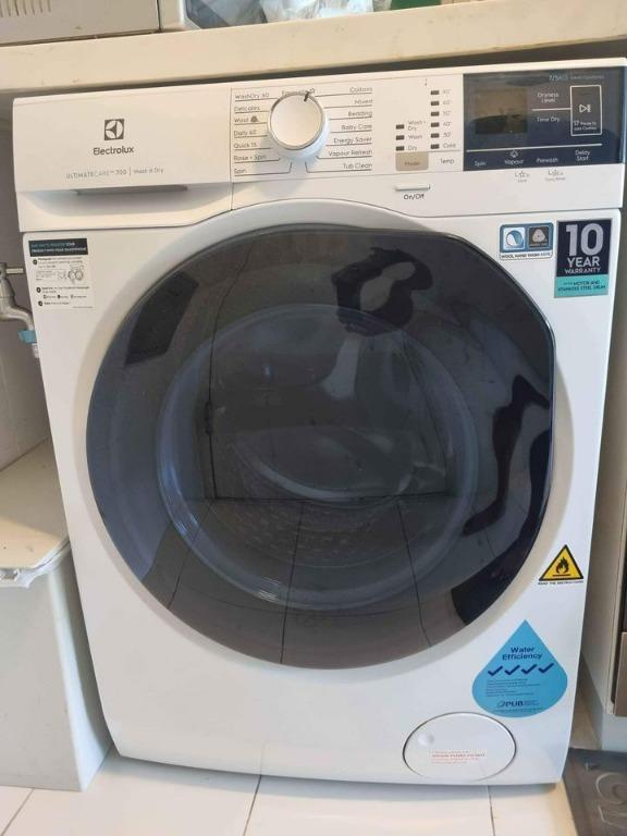 Electrolux Washer/Dryer Combo Almost New, TV & Home Appliances, Washing Machines and Dryers on