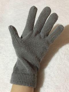 Gray Knitted Gloves (Women)