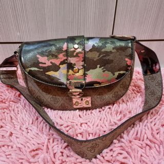 (Category: ) located in . Submitted by prelovedbysherhui (Listing ID 1135762993, Image 1). Description: .