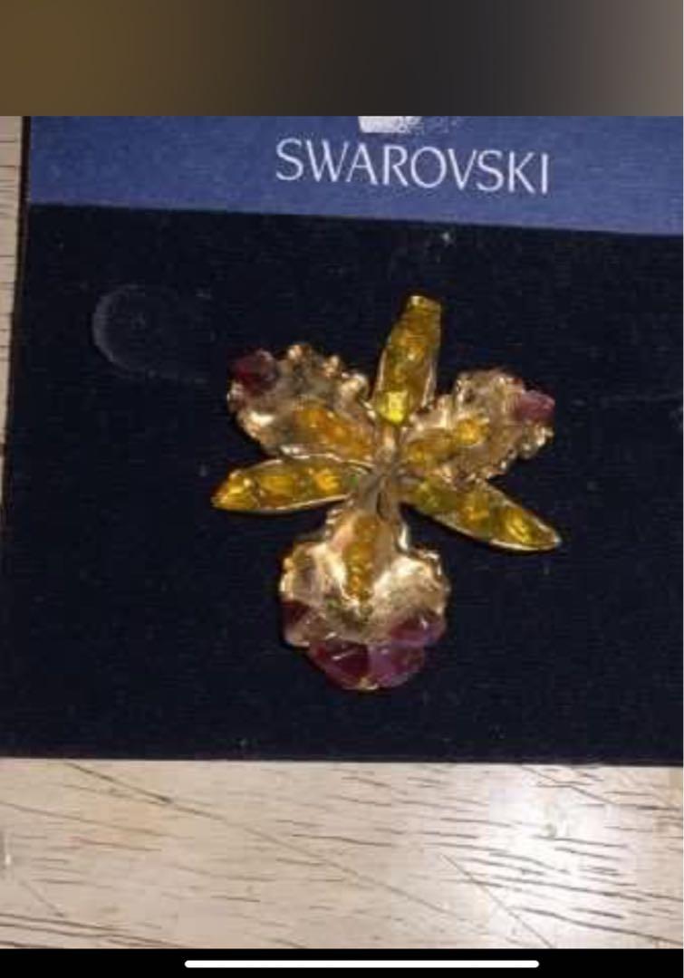 Hawaiian Precious Stone Brooch (Category: Brooches) located in Mandaluyong City. Submitted by gokat (Listing ID 1135674273, Image 1). Description: Never used Precious Stone Brooch.