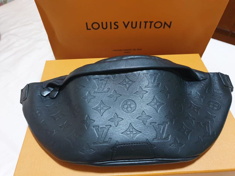 VUITTON LV CAMPUS BUMBAG N40298, Luxury, Bags & Wallets on Carousell