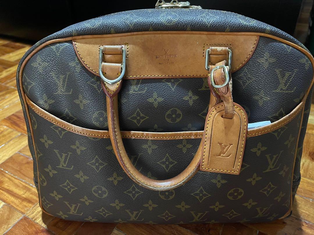 LV Trouville (Category: Luxury Bags & Wallets) located in Las Pinas. Submitted by luxfinder (Listing ID 1135629785, Image 1). Description: Pre-owned From japan.