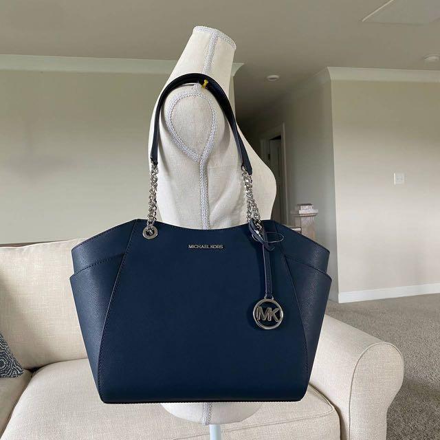 MK Jet Set Medium Saffiano Leather Top-Zip Tote Bag Navy color, Luxury, Bags  & Wallets on Carousell