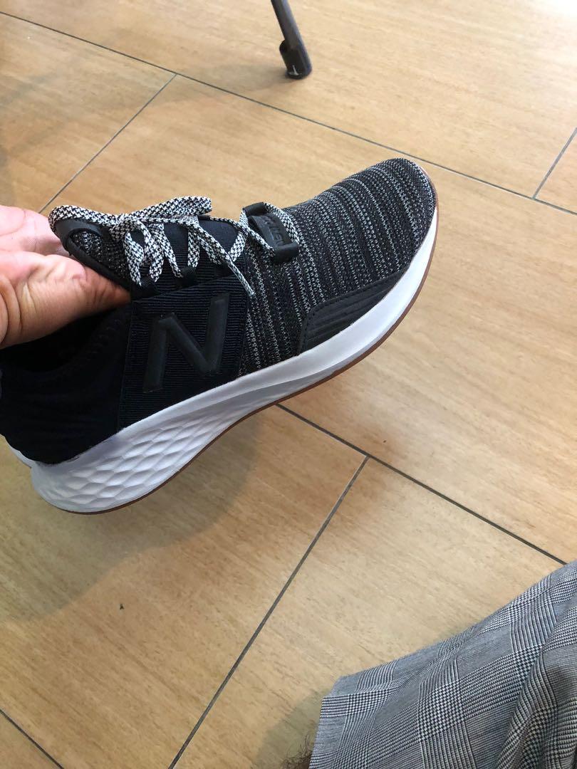 NB fresh foam roav, Men's Fashion 