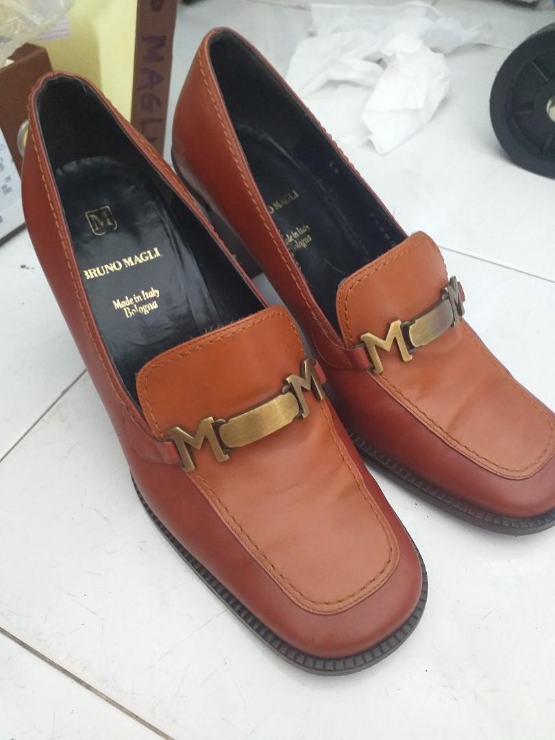 NEGO Bruno Magli Vintage Court Shoes Women s Fashion Footwear