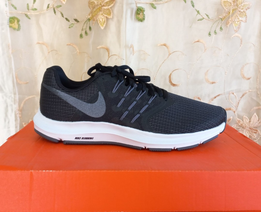 womens nike swift se