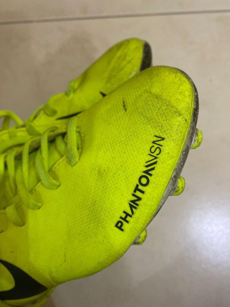 Nike Soccer boots (Kids), Sports Equipment, Sports & Games, Racket