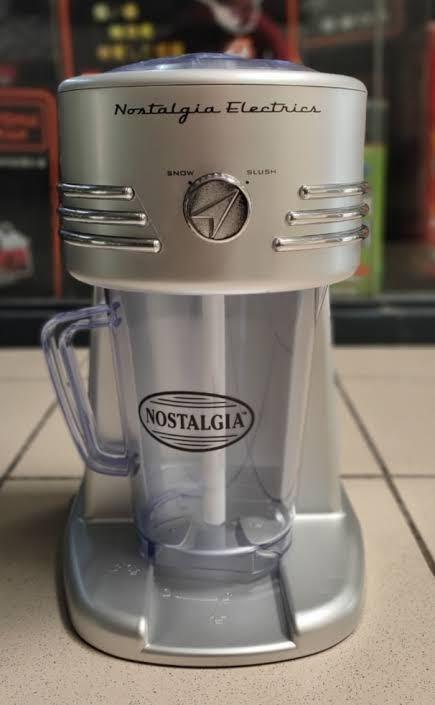 Nostalgia Frozen Beverage Station (Category: Juicers, Blenders & Grinders) located in Pasay City. Submitted by meostore (Listing ID 1135714690, Image 2). Description: 😃😁 PLEASE READ CAREFULLY 🛒 ✅ Good Condition ✅ 110V AND NEEDS STEP DOWN TRANSFORMER (SEE PICTURE FOR WATTAGE) 200 WATTS ✅ US QUALITY AND BRAND ✅ WITH BOX ✅ NO ISSUE UNLESS STATED IN THE POST ‼️ PM FOR MORE DETAILS ‼️.