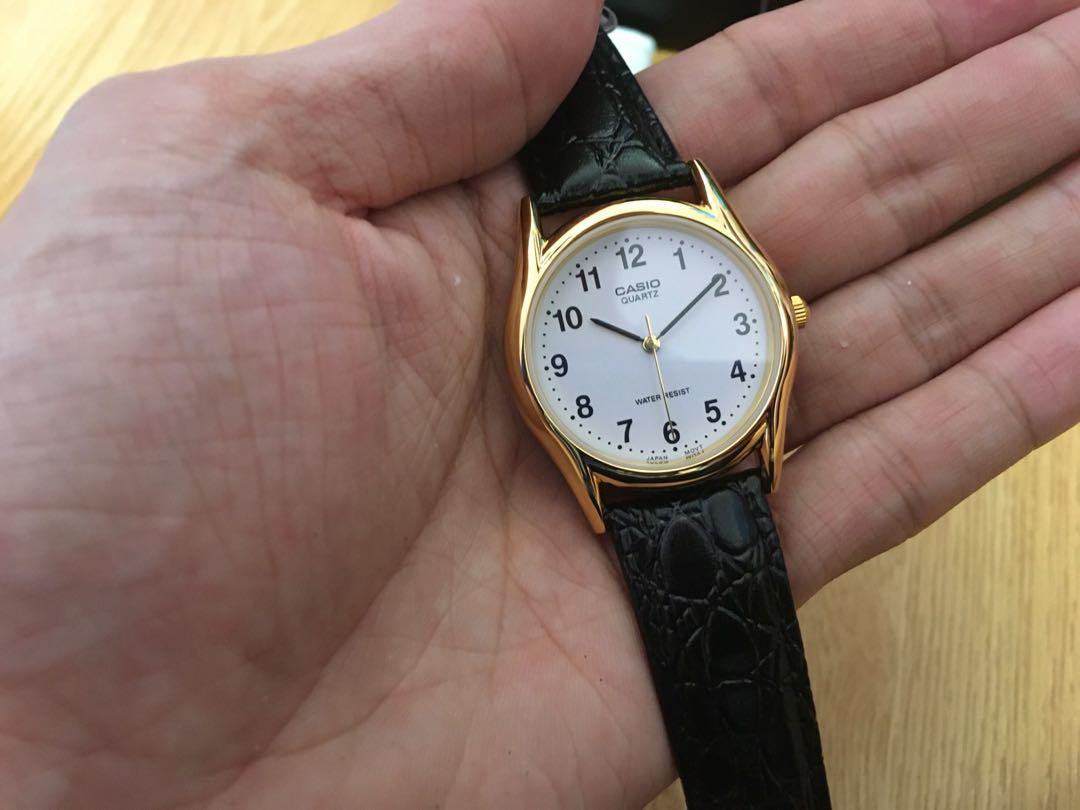 Casio gold 2025 leather watch