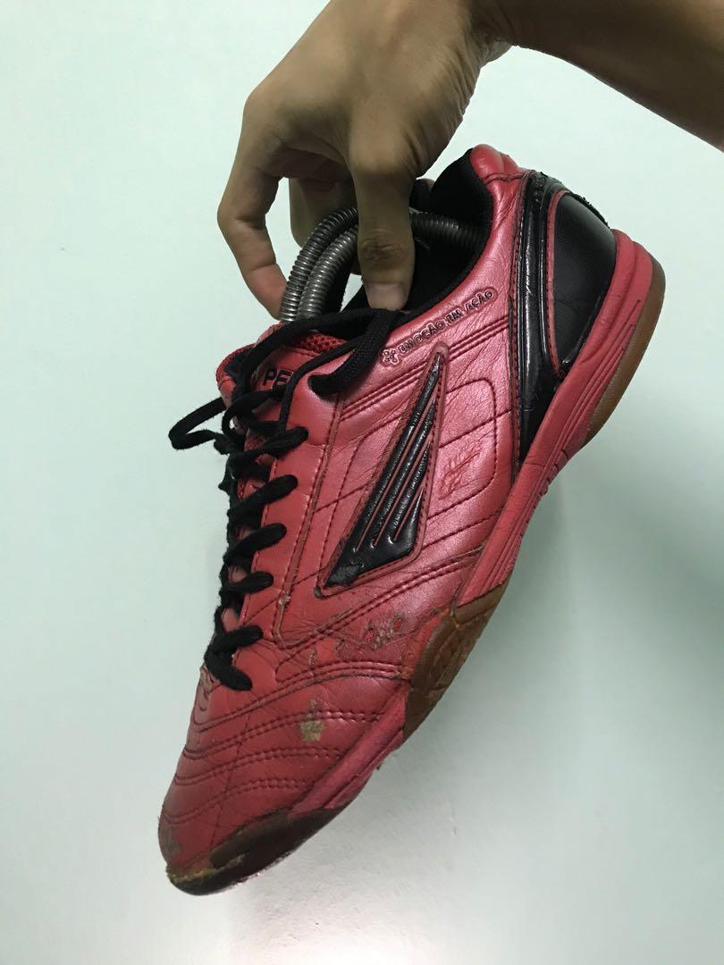Penalty best sale futsal shoes