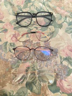 Replaceable lense eyeglass