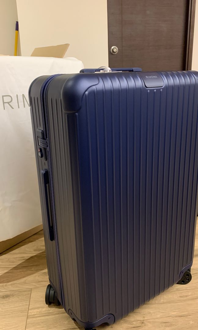 Essential check in l rimowa on sale