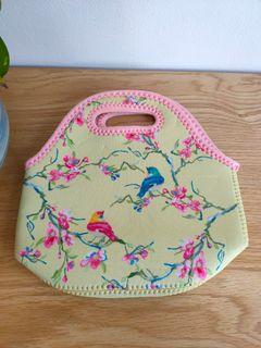 Small and unique bag to carry oranges no