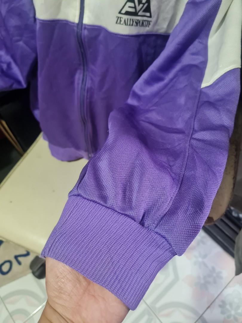 SUNLUCK Purple White Long Sleeves Jacket Large (Category: Coats, Jackets and Outerwear) located in Cainta. Submitted by ktrendsfashionboutique (Listing ID 1135683644, Image 3). Description: SUNLUCK Purple White Long Sleeves Jacket Large Made in China Color: Combination Pre loved from US Bale.Needs wash. Materials: Polyester Cotton Pockets on both sides Front Zipper Actual photos posted. Slight stains. MOP: Gcash or Bank Transfer Shipping options:
