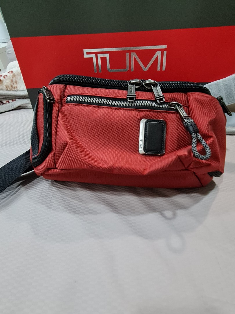 tumi bravo sling