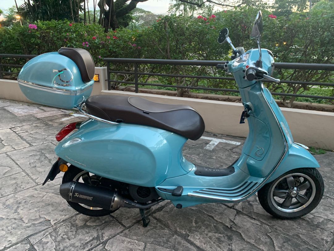 2017 End Vespa Primavera 150 ABS ( collector's 70th anniversary edition),  Motorcycles, Motorcycles for Sale, Class 2B on Carousell