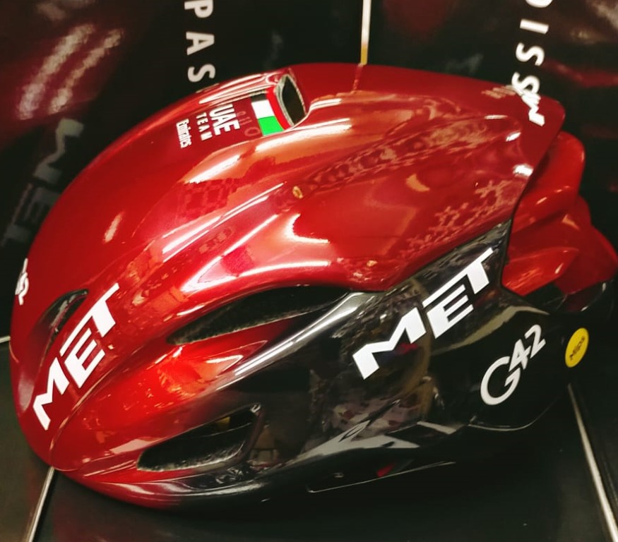 2021 Met Manta MIPS Aerodynamic Helmet (UAE) Size: Medium & Large