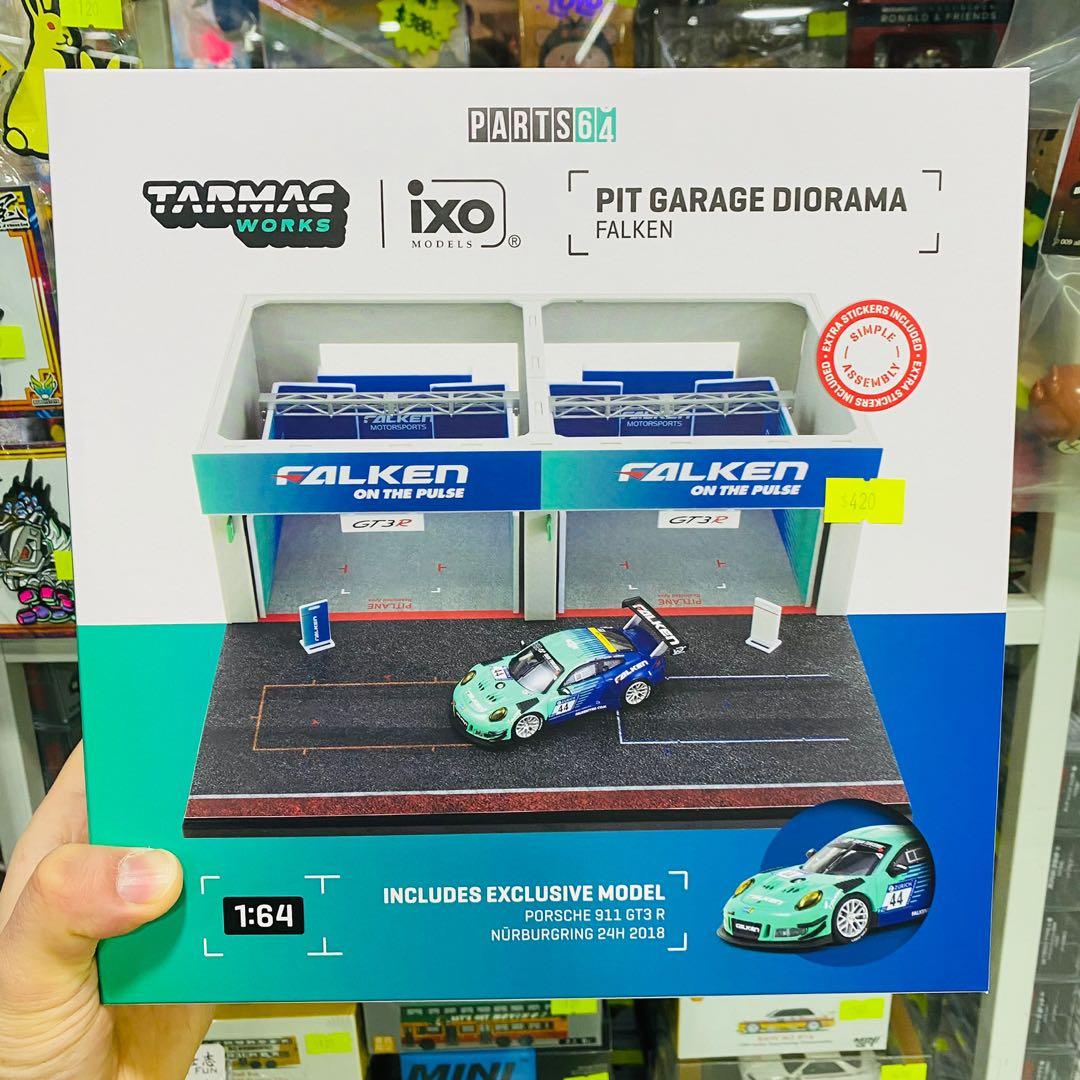 TARMAC Porsche911GT3R PIT GARAGE DIORAMA