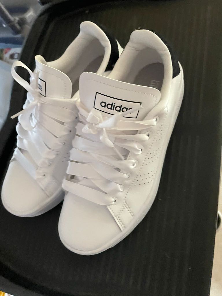 Adidas advantage store bold shoes